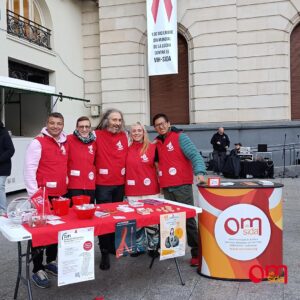 Patxi Huici, Presidente de Omsida un voluntario más en la mesa informativa